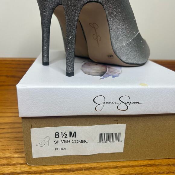 Jessica Simpson Silver Metallic Size 8.5 Pumps - Picture 2 of 7